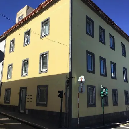 Yellow Flat One Azores Apartman *