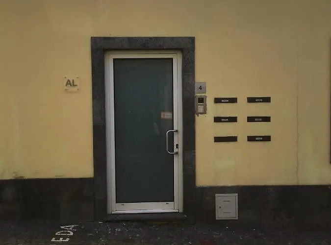 Daire Yellow Flat One Azores *